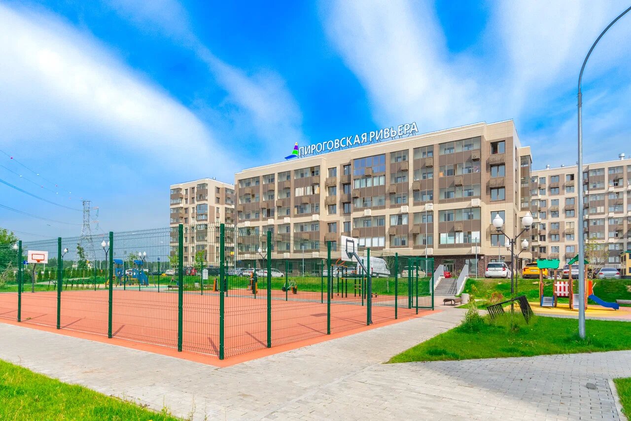 Спортивная площадка в квартале