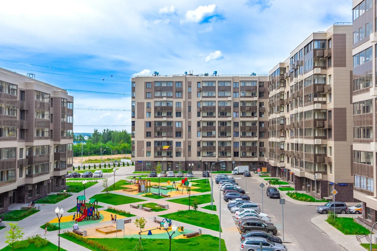 Двор и парковка